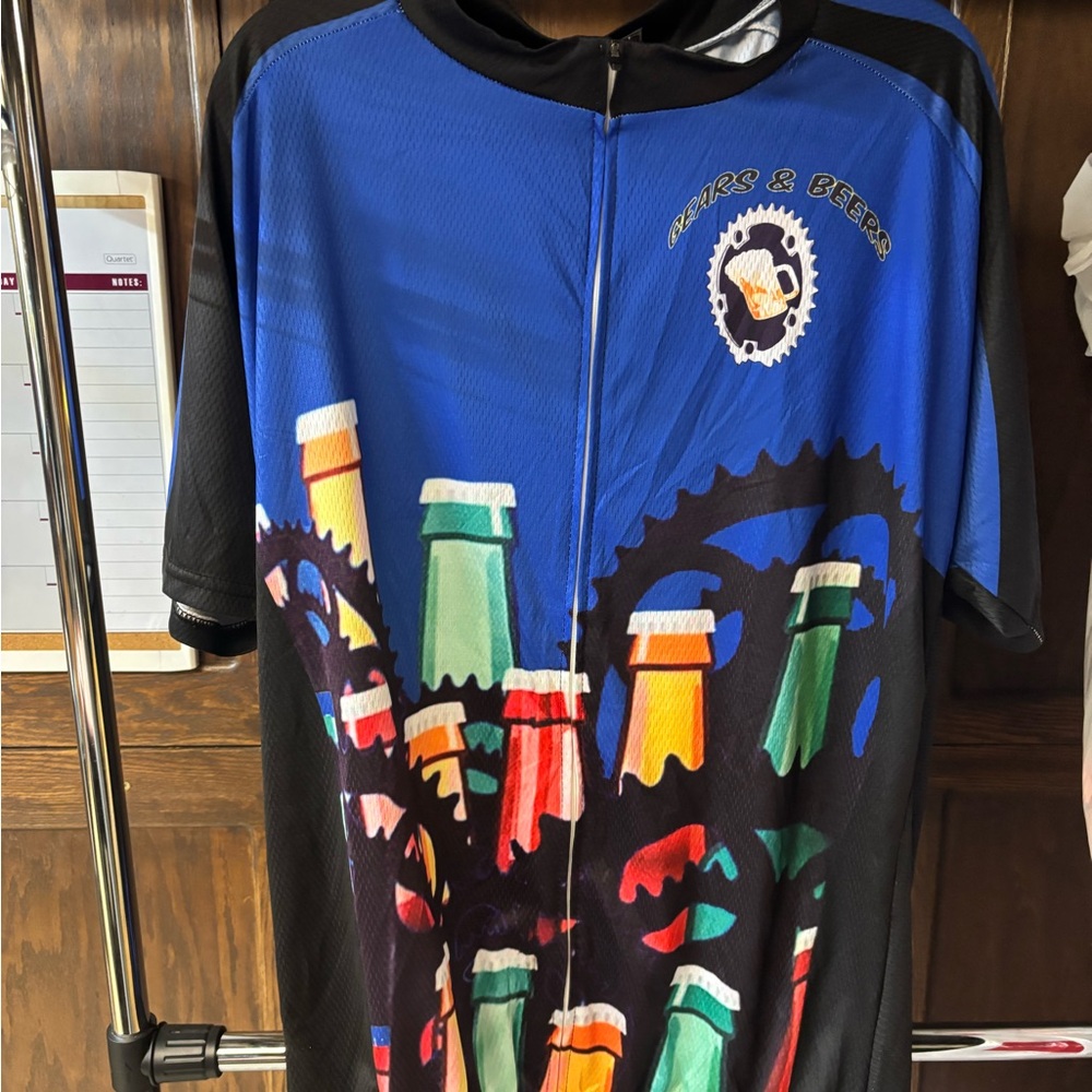 Colorful Cycling Jersey with Bottle Design